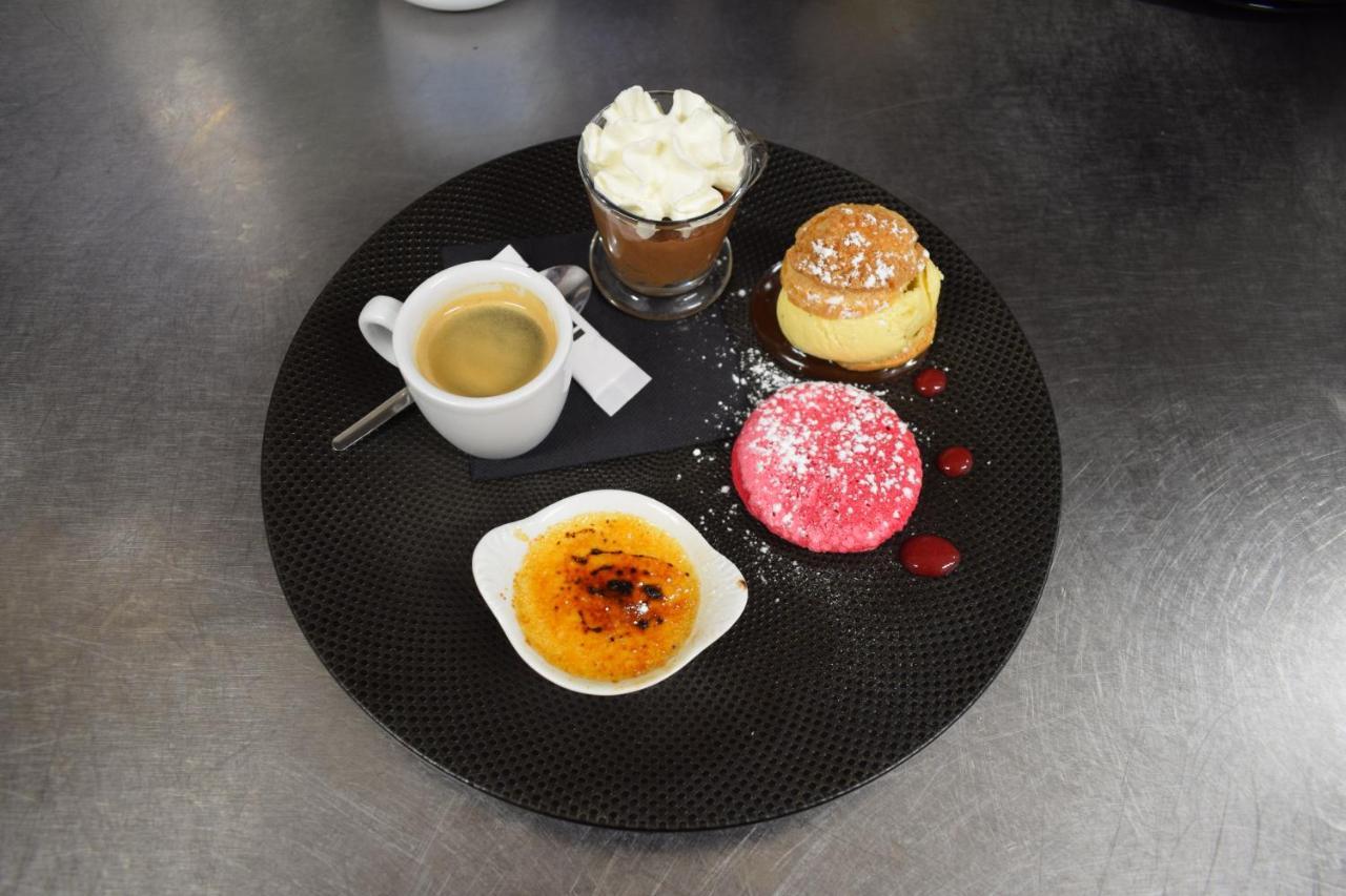 Hotel Sables D'O Et Son Restaurant Le 16 Bis Les Sables-dʼOlonne Εξωτερικό φωτογραφία