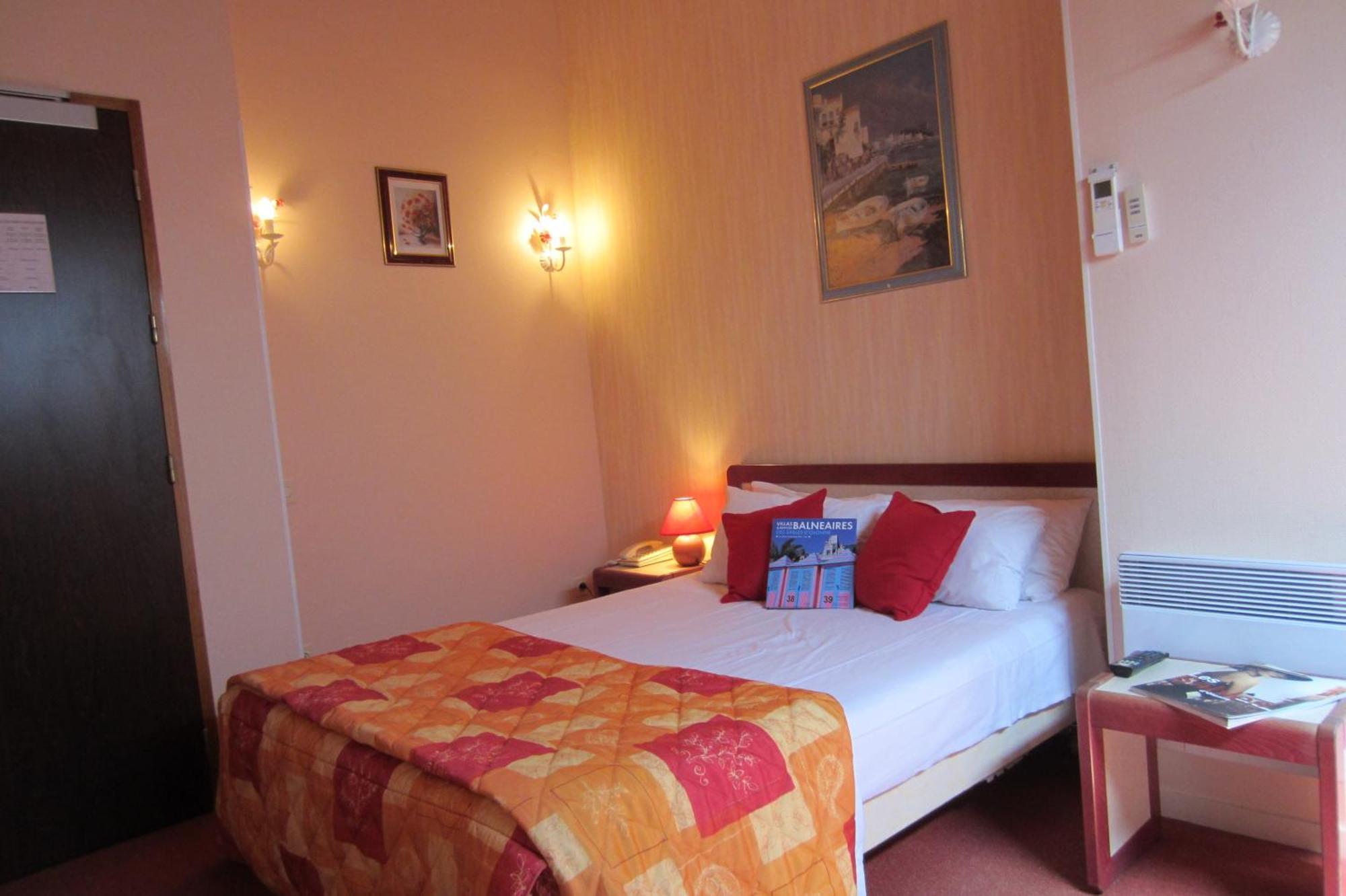 Hotel Sables D'O Et Son Restaurant Le 16 Bis Les Sables-dʼOlonne Εξωτερικό φωτογραφία